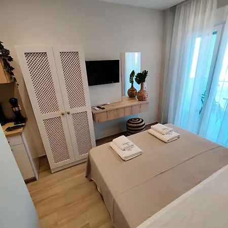 Ξενοδοχείο με διαμερίσματα Conmari Luxury 3*