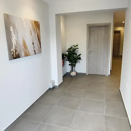 Lägenhetshotell Conmari Luxury Nidhrion