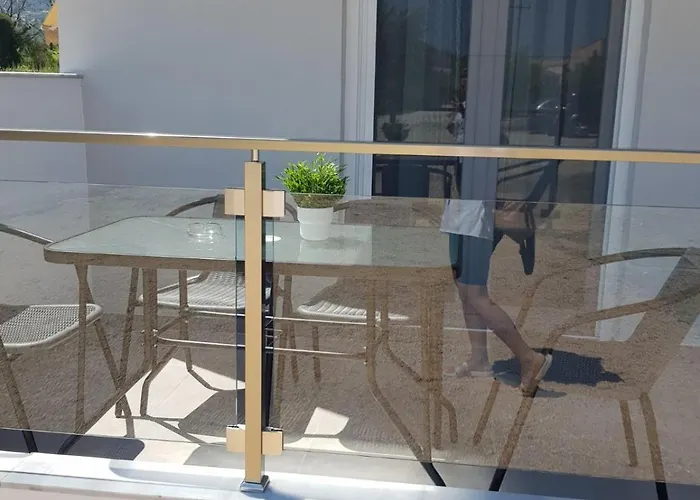 Aparthotel Conmari Luxury 3*